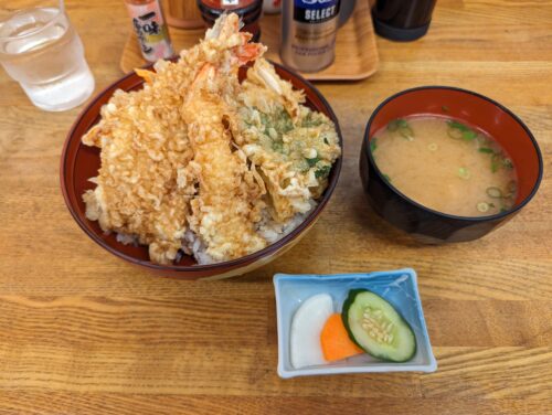 朝からガツン！と天丼だ